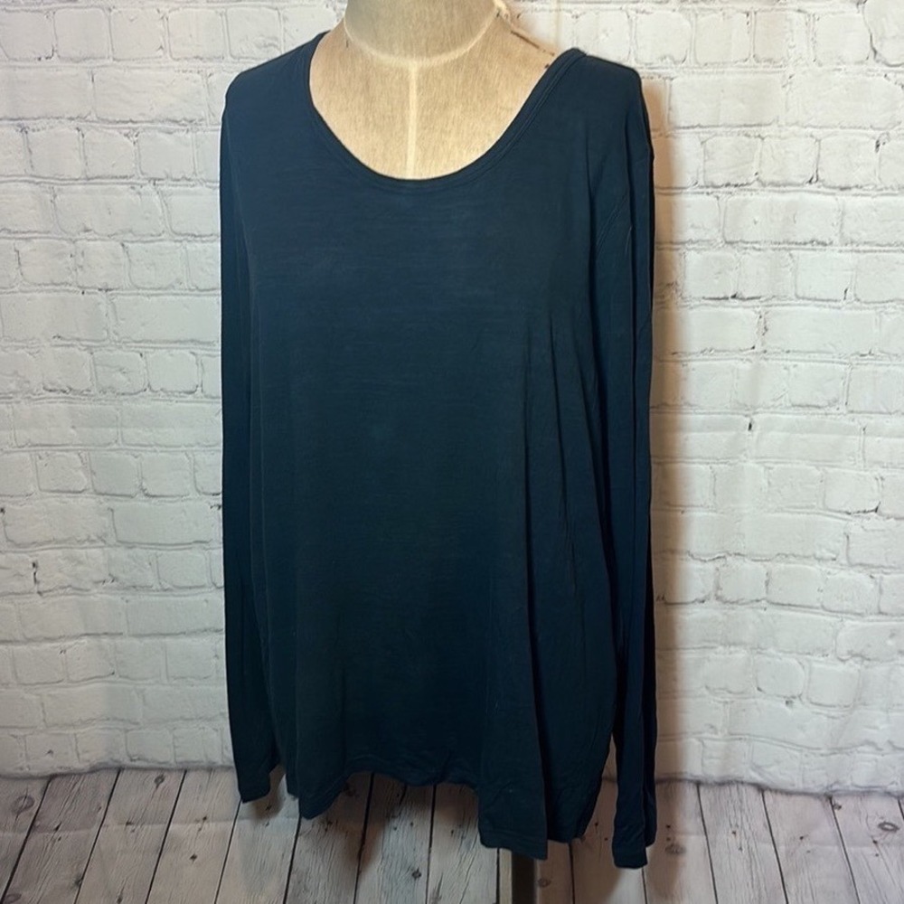 Athletic Gray Twist Back Open Keyhole Long Sleeve Top‎ L